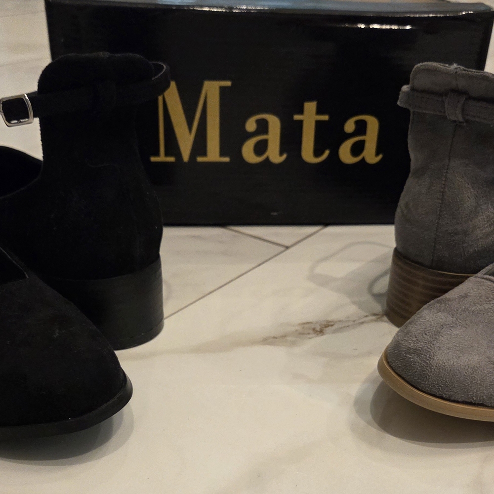 Mata Women's Black and Gray Suede Loafers